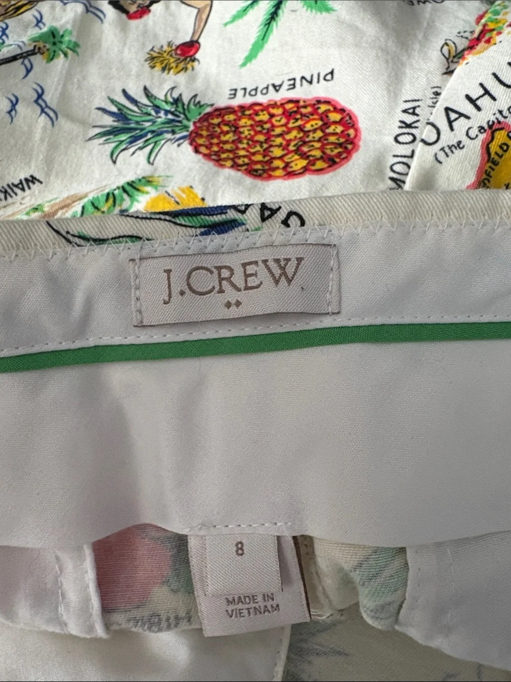 J. CREW Chino City Fit Novelty Hawaiian Map Print Short Shorts Size 8 -- SO CUTE